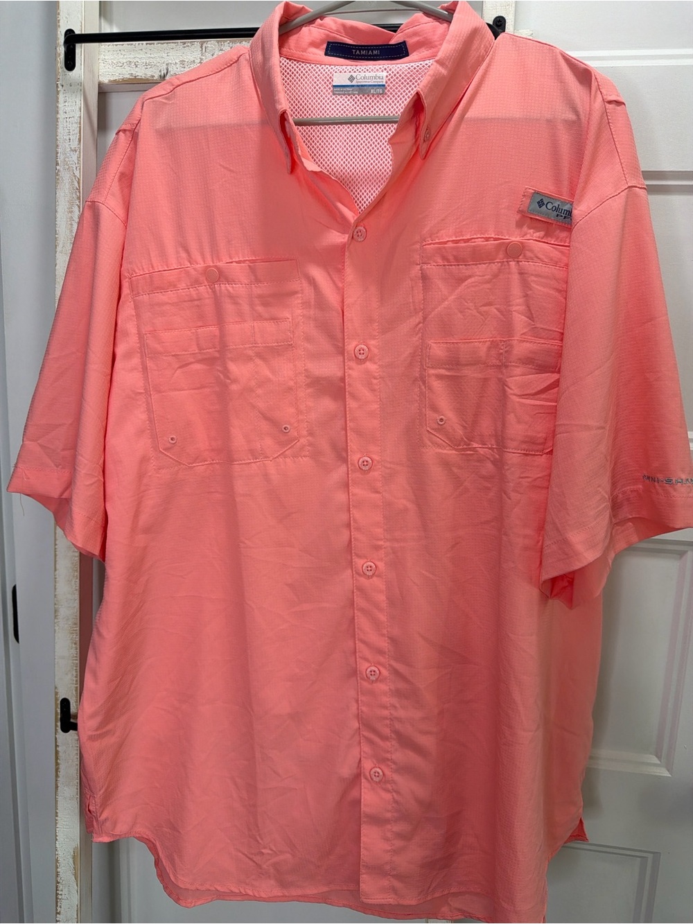 Columbia Men’s Short-Sleeve Button-Up Shirt in Coral Pink
